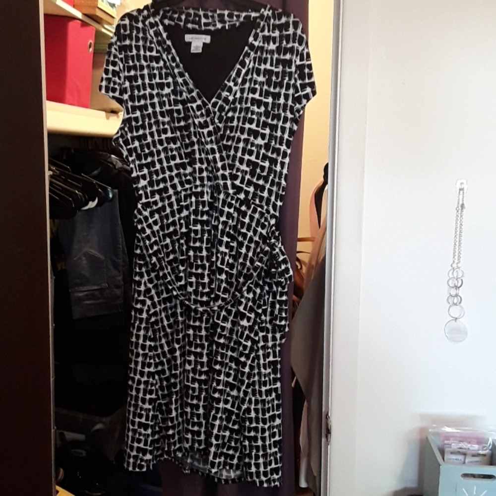 Black/White dress